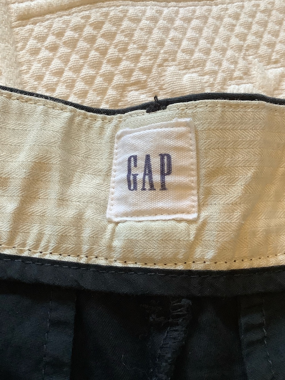 GAP Black High-Rise Pleated Women's Shorts - Picture 7 of 12